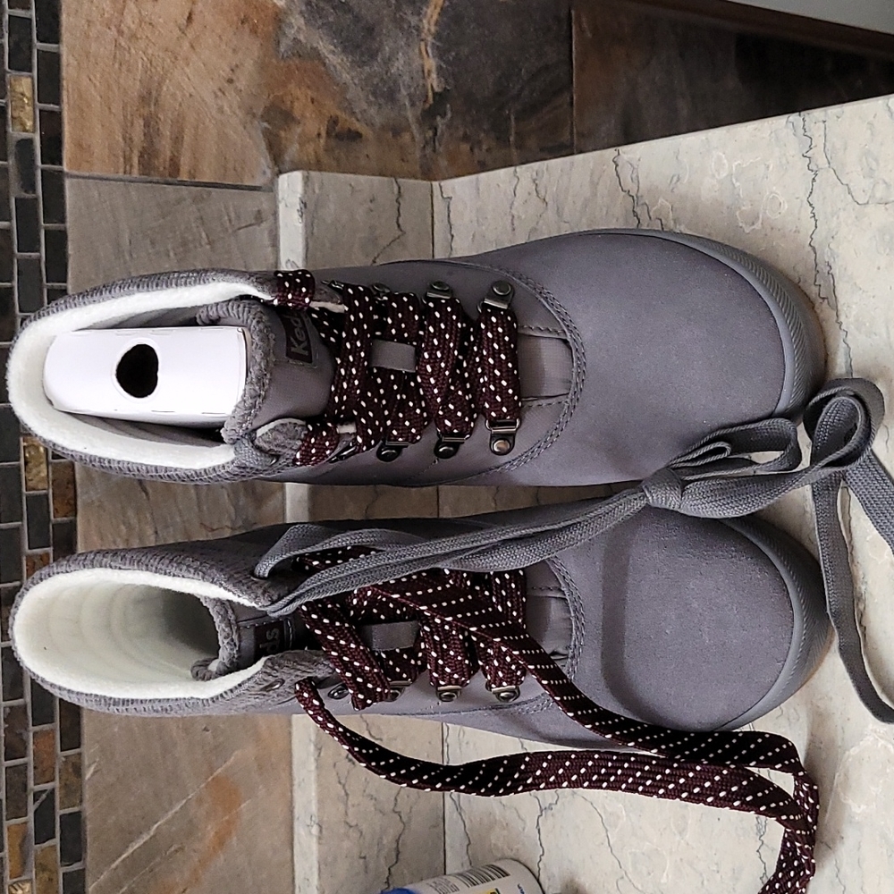 Keds women's camo boot - 2 sets of laces